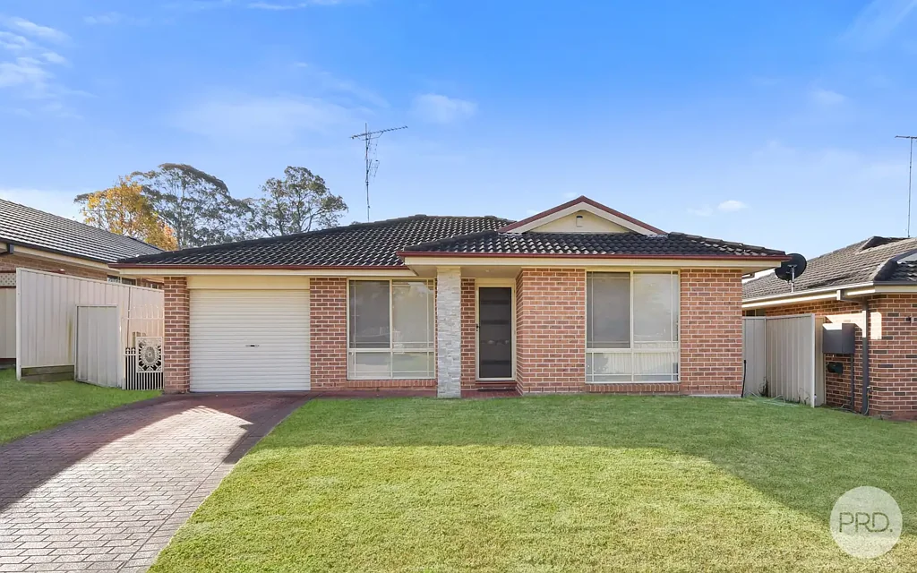 25 Dunna Place, Glenmore Park, NSW 2745