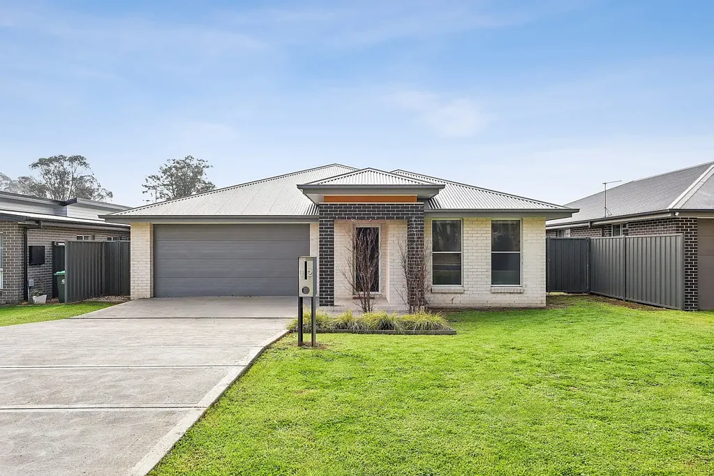 Mudgee 4 Bedroom Modern Family Living
