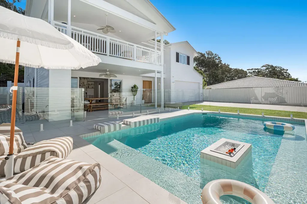 Birkdale 5 Slaapkamer 3 Year Old Luxury Bayside Home 300m To The Esplanade