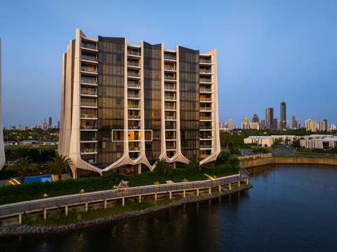 Mermaid Waters 2 Bedroom Luxury Lakeside Living at The Lanes Residences, Mermaid Waters