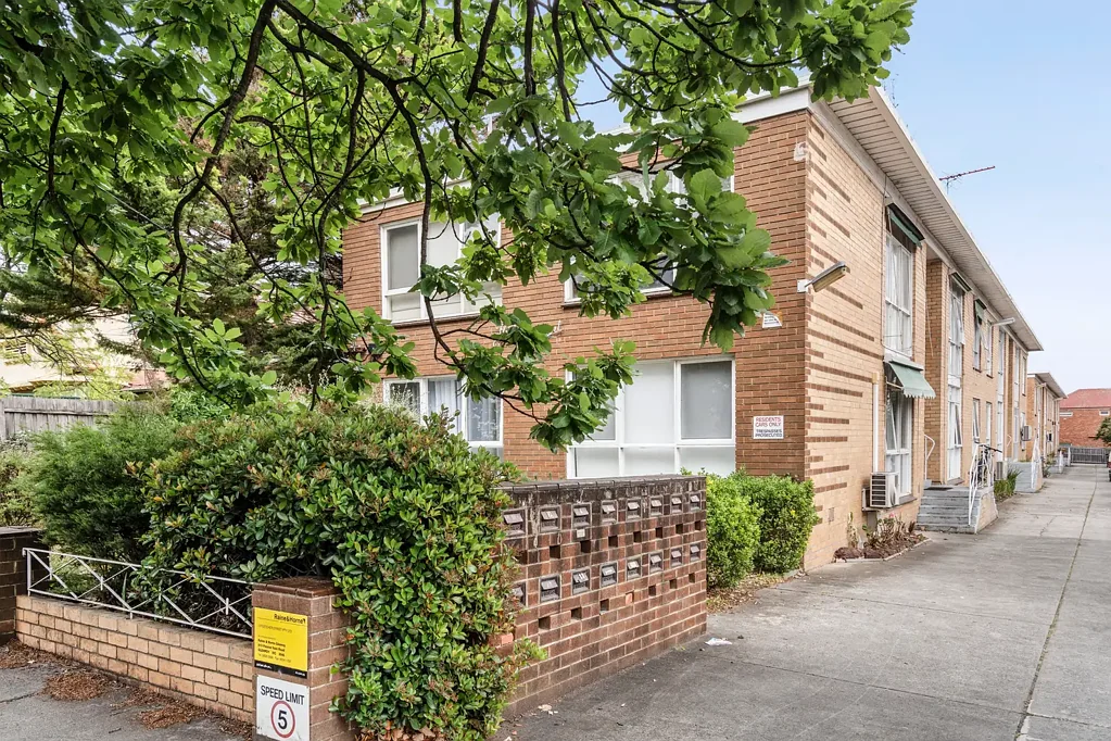 Essendon 2 Slaapkamer Endless Potential in a Premier Essendon Location