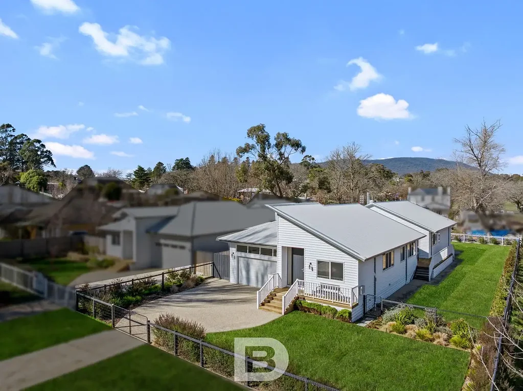 Woodend 4 Bedroom A Masterpiece of Modern Living in a Prime Position