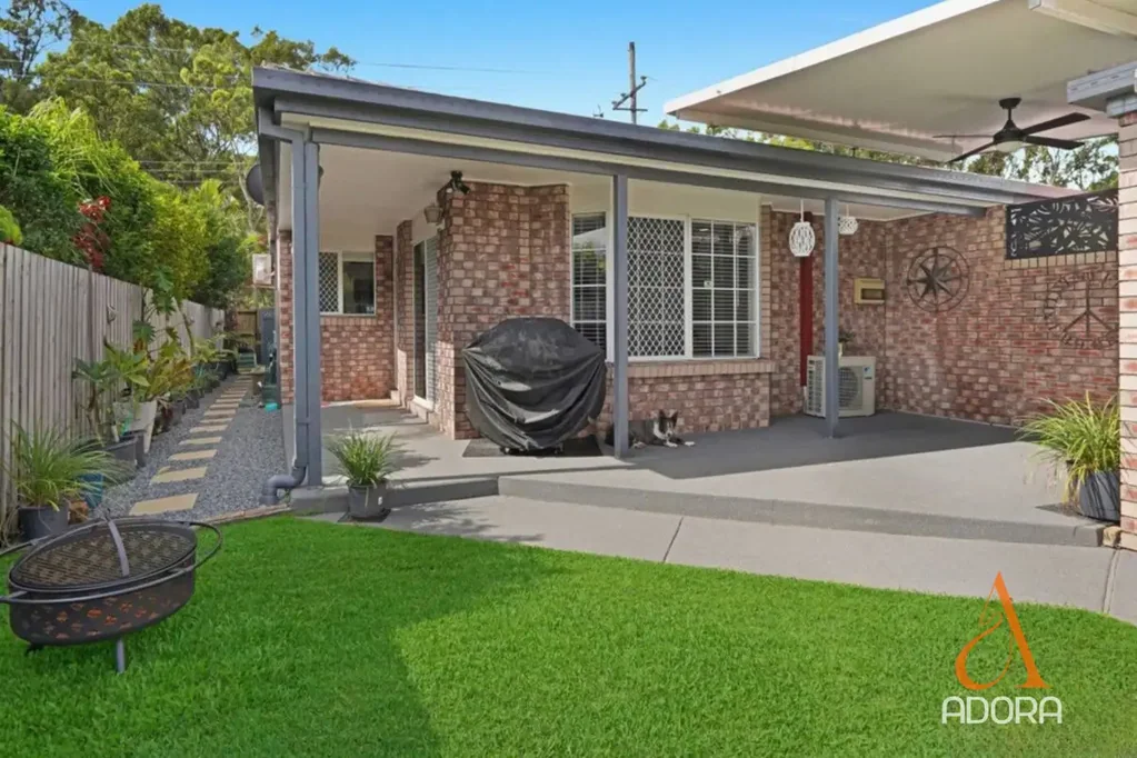 Labrador 2房  No Body Corp! | Rare 2 Bath | Fully Fenced & Secure | Backs onto Park | Minutes from the Broadwater