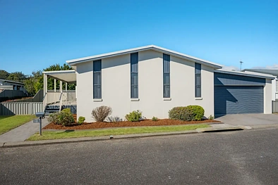 Port Macquarie 2Zimmer Downsizing Without Compromise - Spacious Living in Sought After Newport Village
