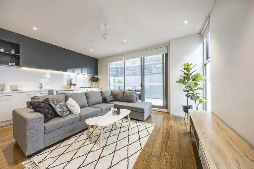 Moonee Ponds 2房 精品Moonee Ponds综合楼 时尚两居室 现代舒适 开放式布局 私人露台 安全停车位 便捷生活配套 Urban Ease in a Premium Setting