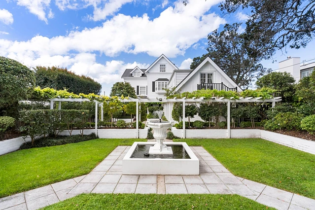11 Kitchener Road, Takapuna, North Shore City