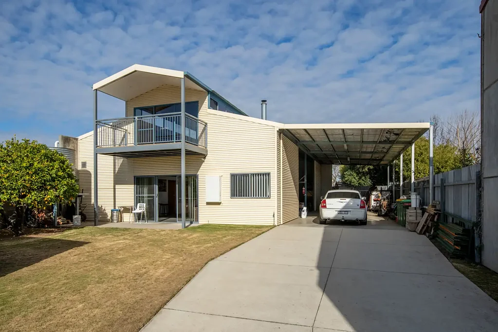 Wodonga 3Zimmer A Unique Home and Workshop Combo in Central Wodonga