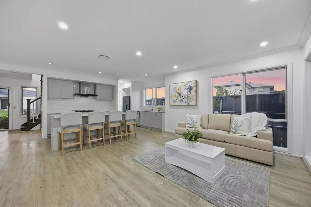 Henlensavle Two-Storey  House for Rent