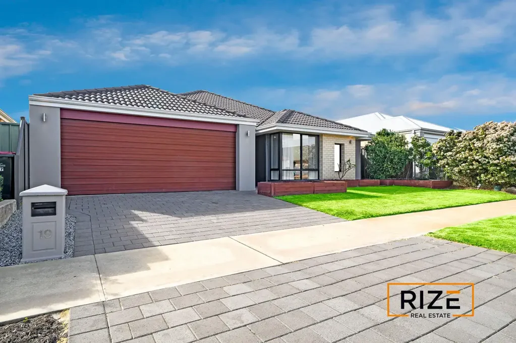 Banksia Grove 4 Slaapkamer Family Living on a roomy 435m2 block!