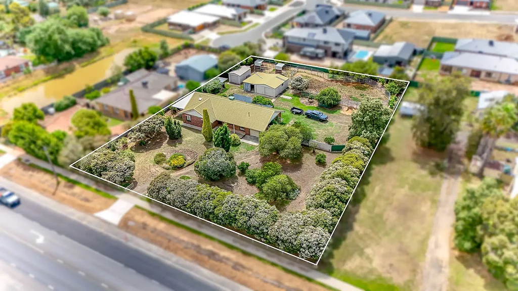 250-254 Midland Highway, Epsom, VIC 3551