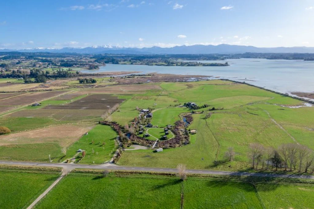 Auckland Central Appleby House And Rabbit Island Huts For Sale In Tasman