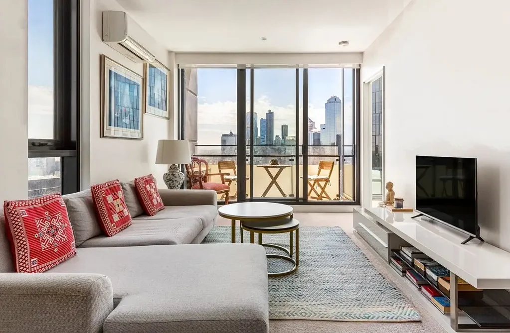 2-BED 2-BATH, 2-CAR, FURNISHED, NO SHORT-TERM OPERATORS