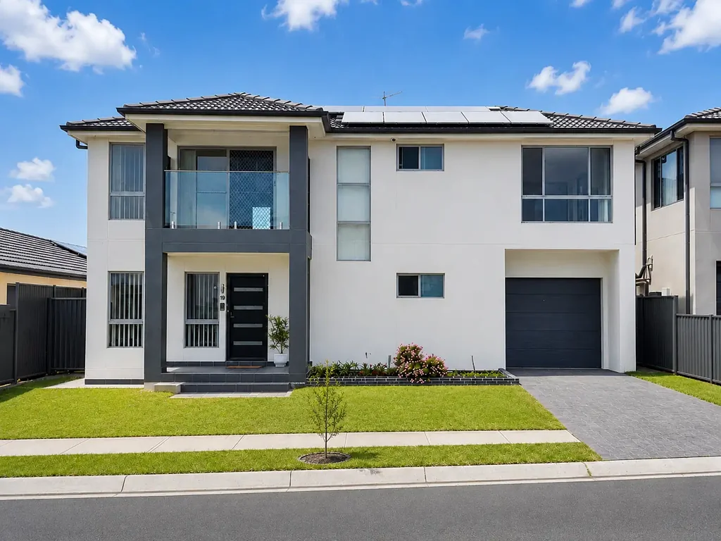 3-Bedroom Family Home with 1-Bedroom Downstairs | Walk to The Ponds School | Solar with Battery