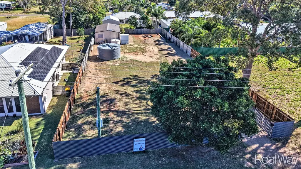 Avondale Fenced 1012m2 - Oversized Garage, Amenities & Power. Build Ready !