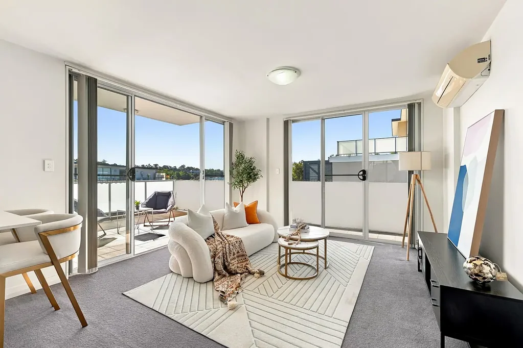 Hornsby 2房 现代生活，阳台美景 Modern Living With Balcony Views