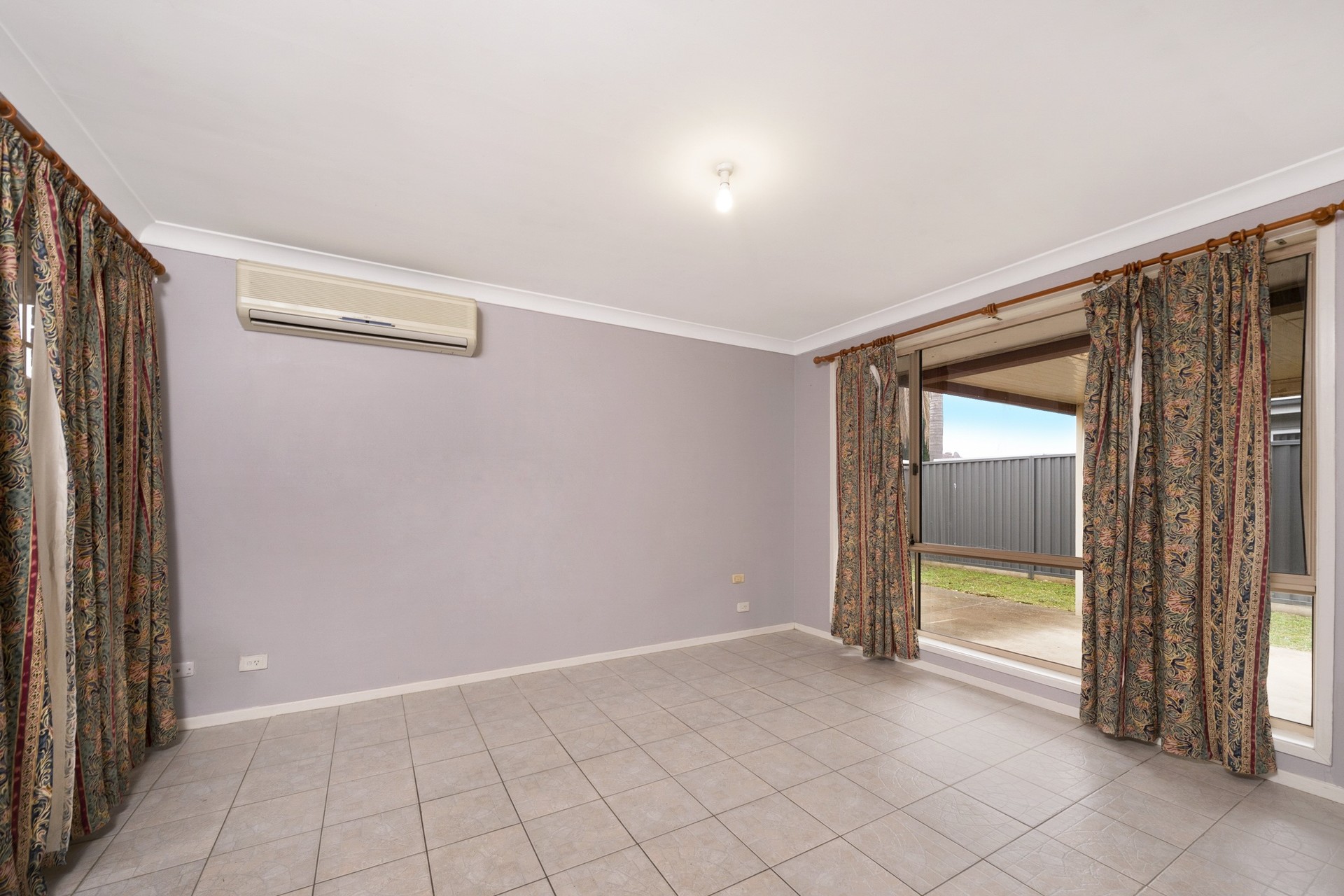 15 CLIMUS ST, HASSALL GROVE NSW 2761, 0部屋, 0バスルーム, House