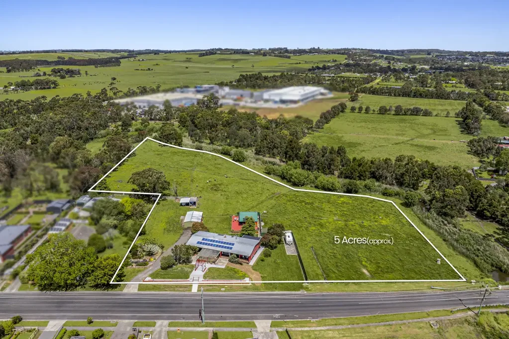 Colac 4 Slaapkamer RURAL SPACE, TOWN CONVENIENCE