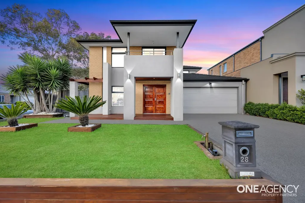 Point Cook 5chambre Exceptional Carlisle Home in Highly Sought-After Alamanda Estate – 539m² (Approx.)