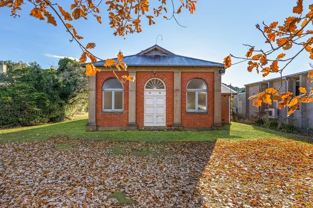 35 Forest Street, Woodend, VIC 3442