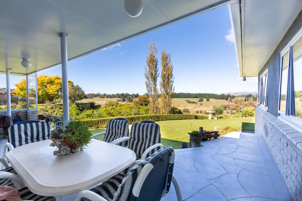 Dannevirke 3Moenga Immaculate home offering privacy and stunning view