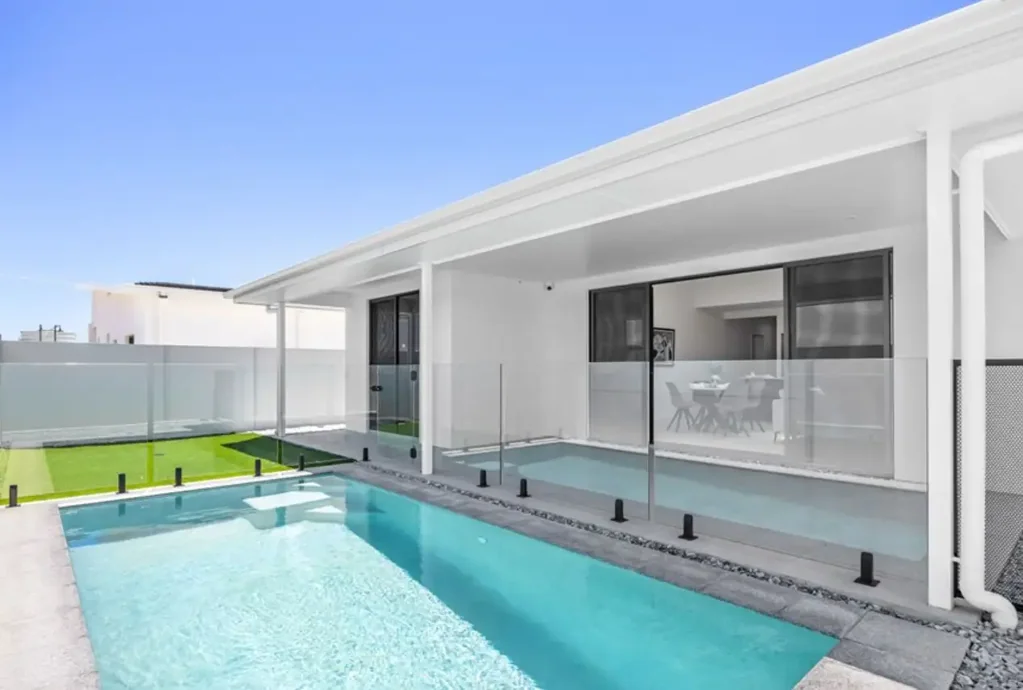 Caboolture 4 Bedroom Relax By The Pool