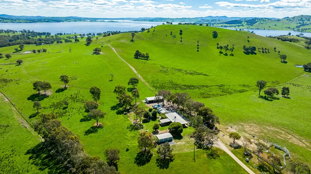 Talgarno  MAGNIFICENT HUME WEIR FRONTAGE in TWO (2) LOTS
