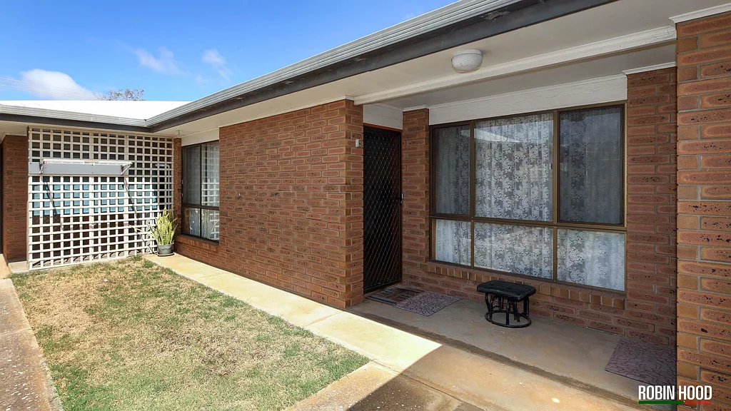 Tumby Bay 3Moenga Investor's Dream, First Home Buyers' Ideal Starter - Shed too!