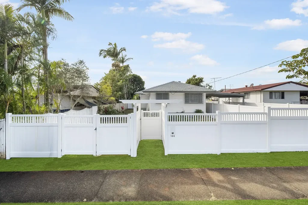 Freshly Updated, Private Cottage in a Convenient Family-Friendly Location
