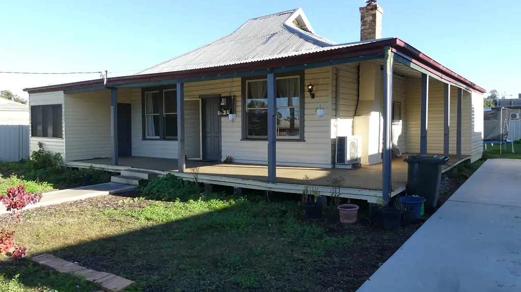 Warren 3 Bedroom Older Style