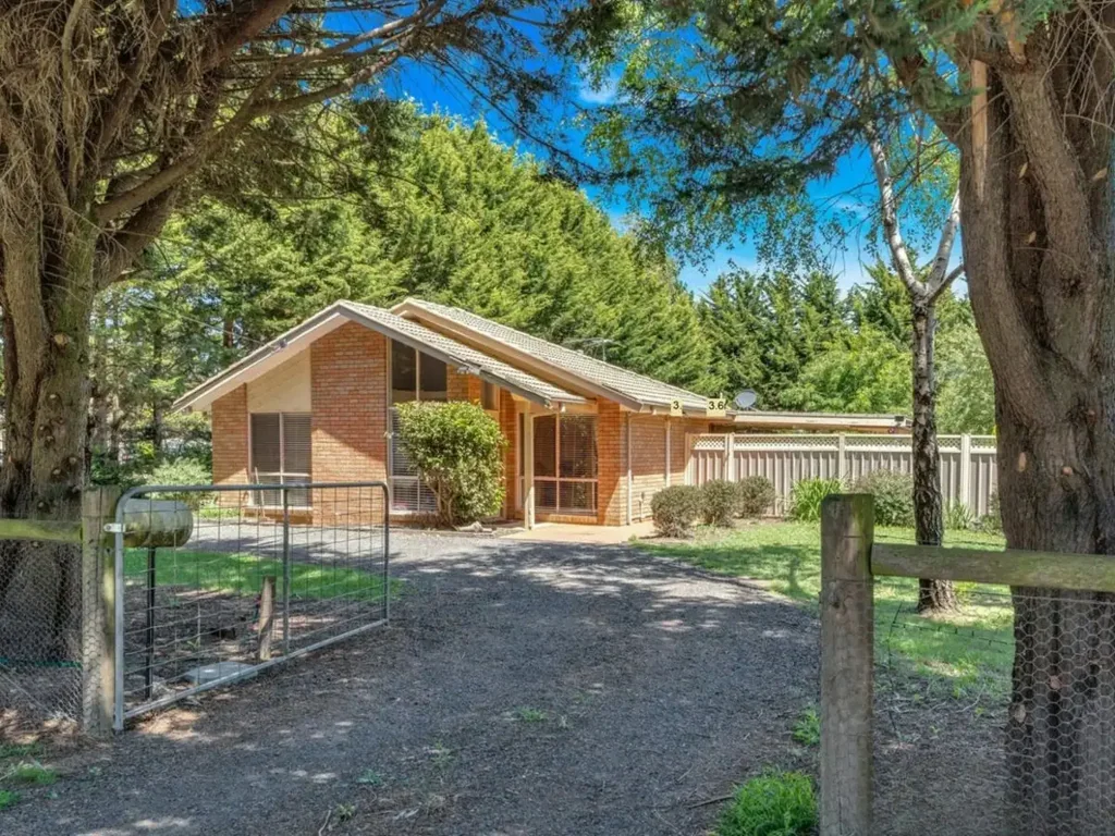 20 White Avenue, Romsey, VIC 3434