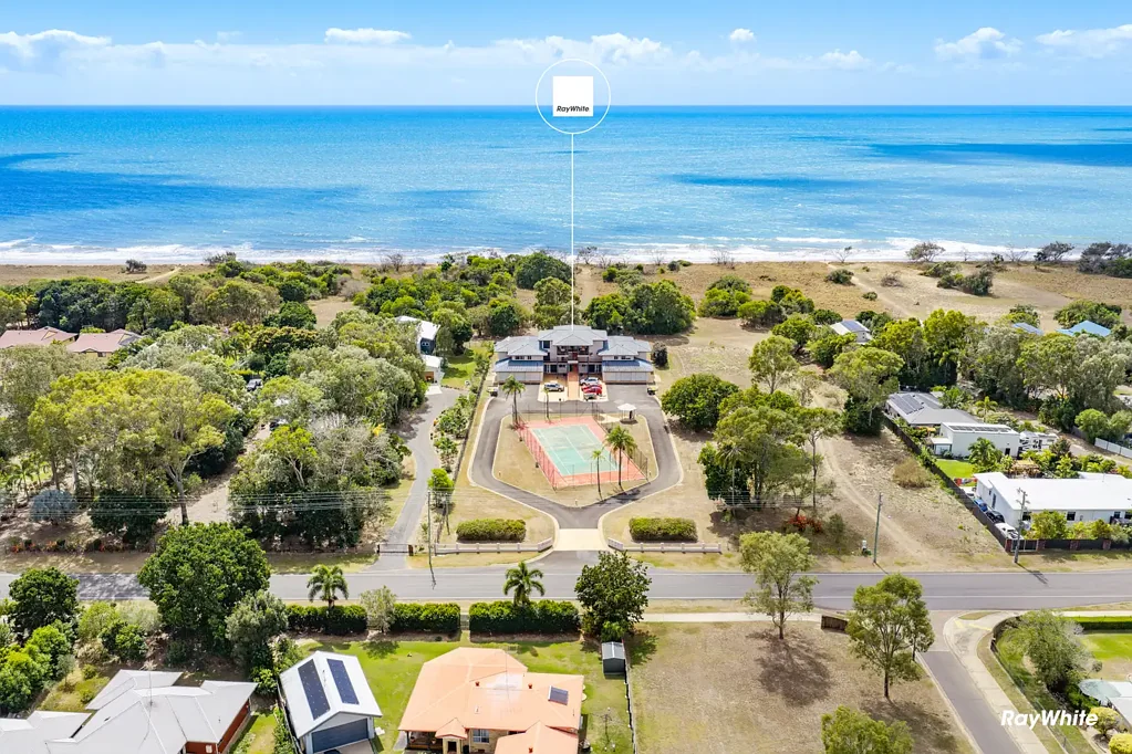 Moore Park Beach 3બેડરૂમ MUST HAVE IN MOORE PARK | BEACHSIDE LIVING WITH OCEAN VIEWS