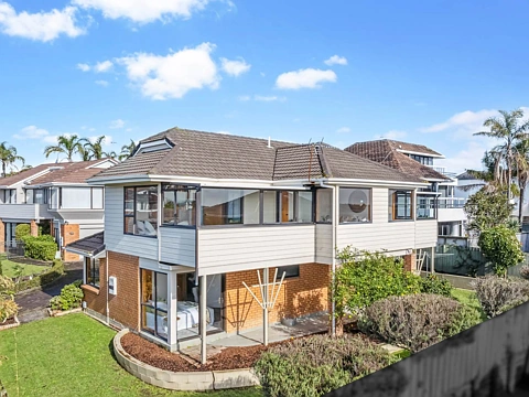 1/81 Oliver Road, Eastern Beach, Manukau City, Auckland
