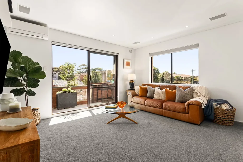 Narrabeen 2 Bedroom Oversized North-Facing Retreat Moments from the Beach