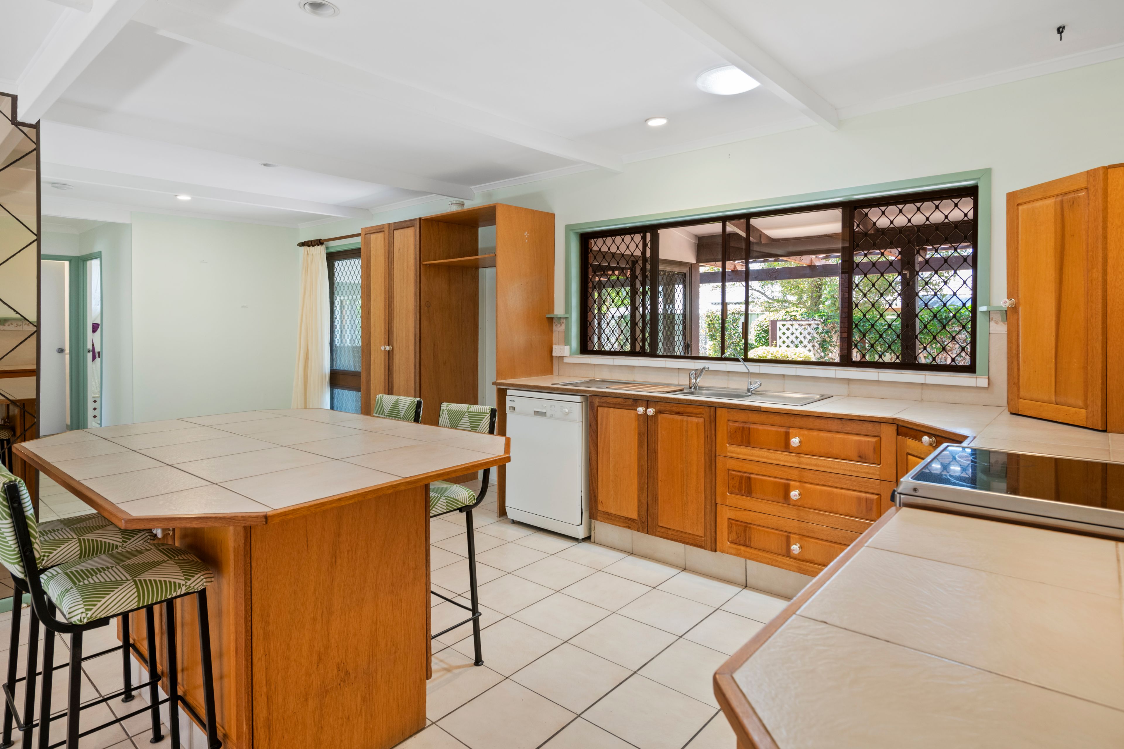 6 GOLDEN CR, SOUTHPORT QLD 4215, 0 غرف, 0 حمامات, House