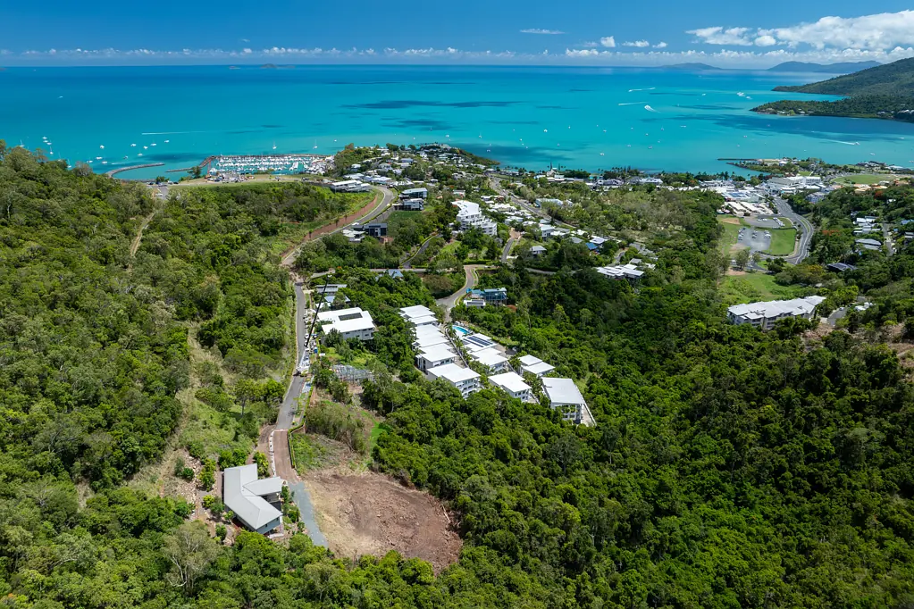 Airlie Beach Expansive Views in a Private Setting