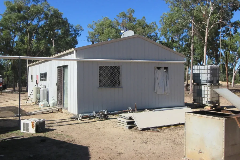 Tara Shed, Dam, Garage