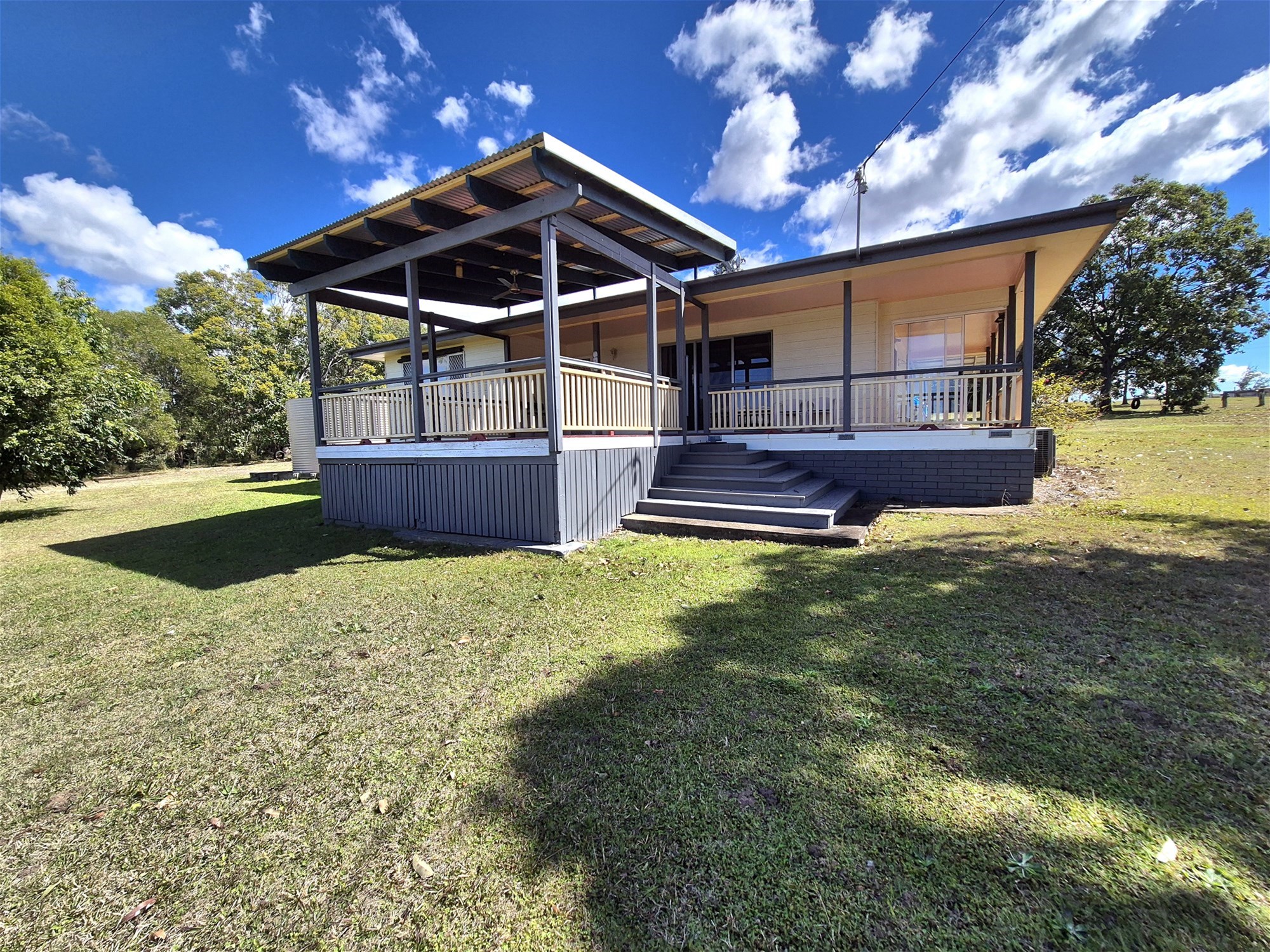 4 SUSAN CL, BLACKBUTT QLD 4314, 0 rūma, 0 rūma horoi, House