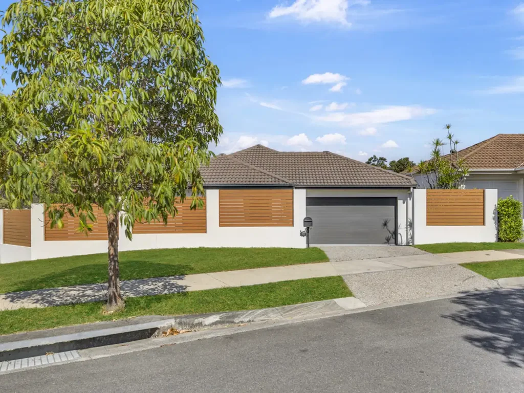 Springfield Lakes 4 Slaapkamer Entertain, Relax & Enjoy – This Home Has It All!