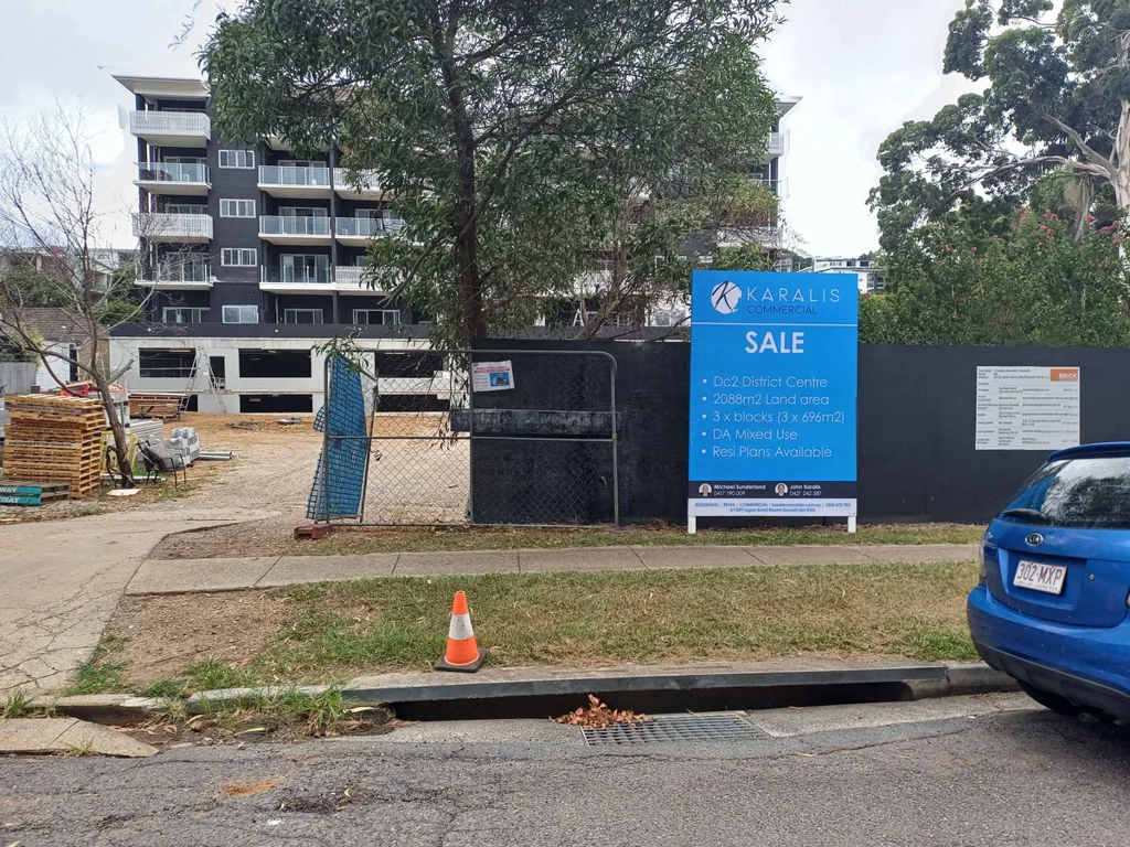 Mount Gravatt East 84Moenga ​2​088sqm PRIME ​LOCATION FOR COMMERCIA​L/RESIDENTIAL DEVELOPMENT