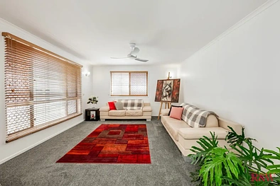 लिविंग रूम - 1 Narooma Drive, Branyan, QLD 4670