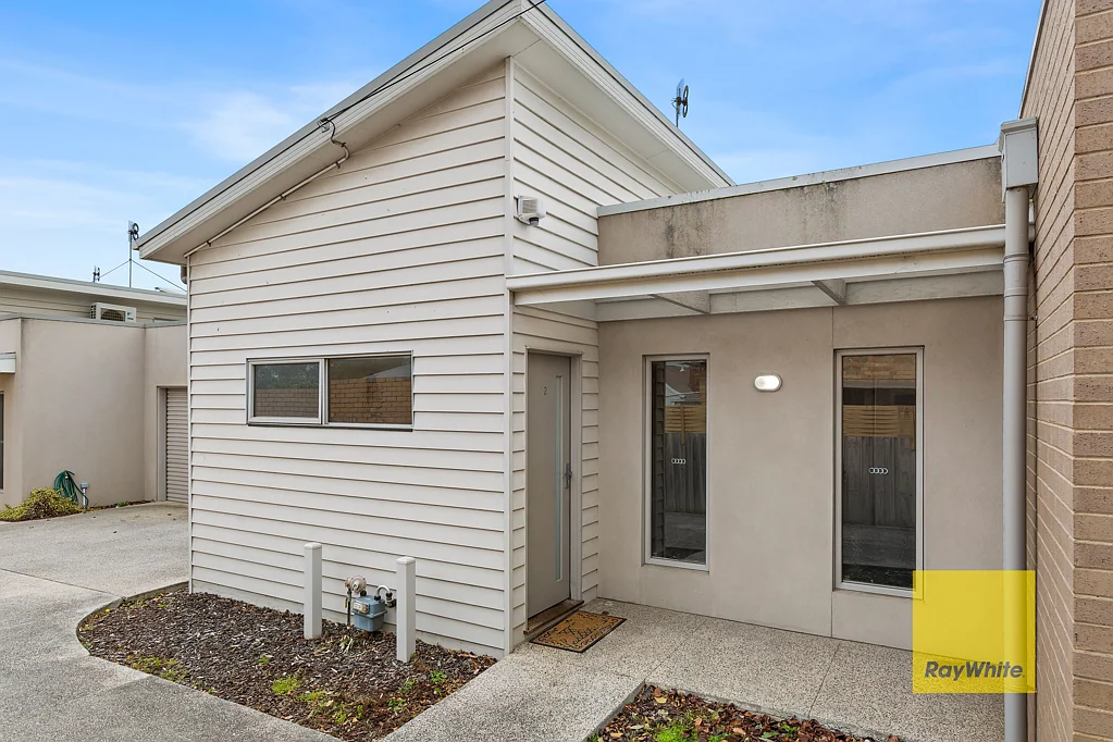 2/251 Roslyn Road, Highton, VIC 3216
