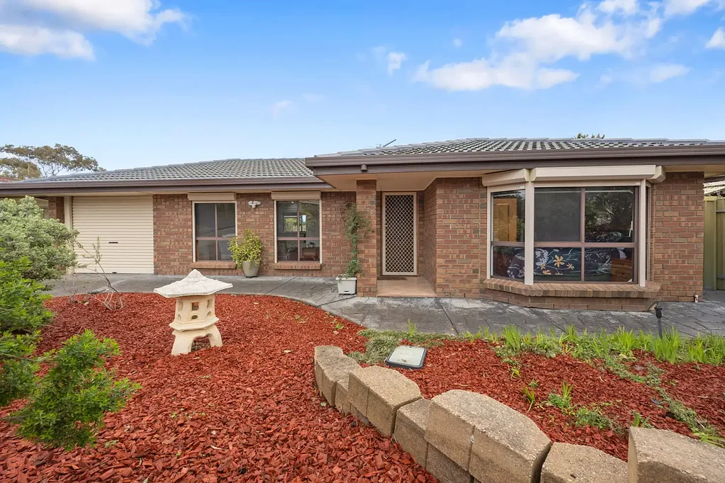 Morphett Vale 4ਬੈੱਡਰੂਮ Under Contract by Shane Moore