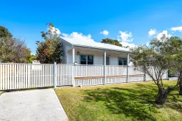 10 Flowers Drive, Catherine Hill Bay