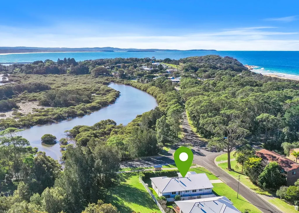 Moruya Heads 4 Bedroom Experience the Perfect Blend of Comfort, Style, and Coastal Living