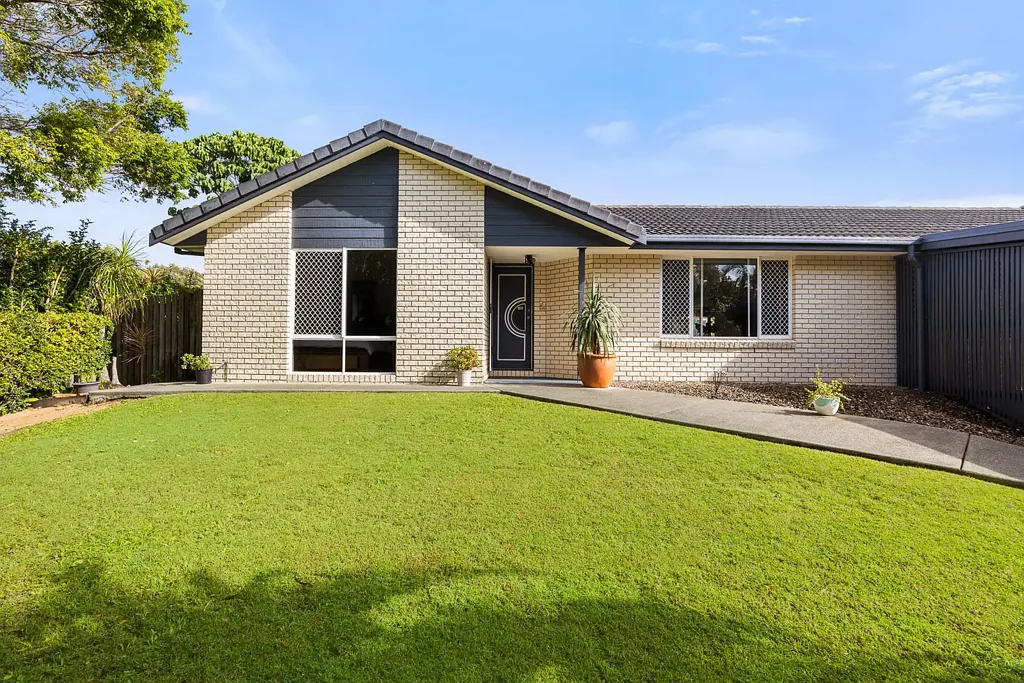 Mount Coolum 3ห้องนอน Immaculate Family Living with Stunning Mount Coolum Views
