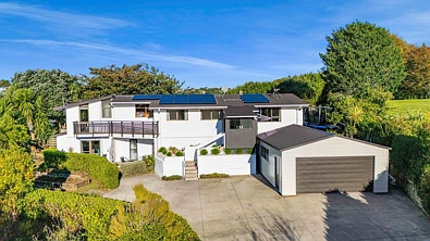 Whalers Gate 4房  Family Home with Income Potential