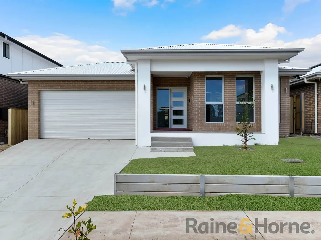 28 Merman Street, Menangle Park, NSW 2563