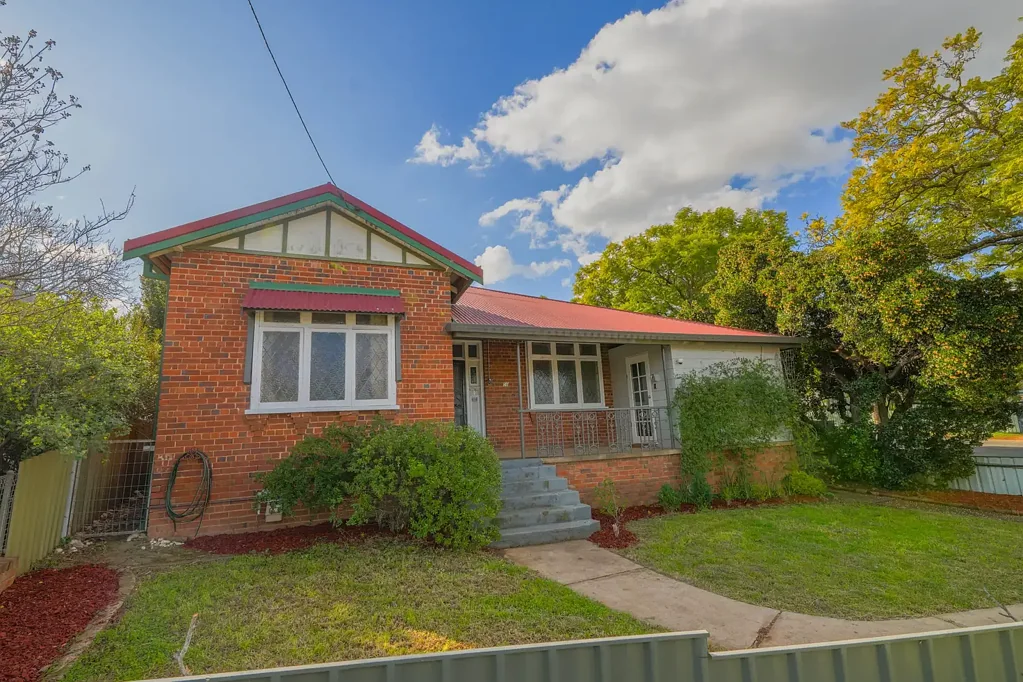 56 Orange Street, Parkes, NSW 2870