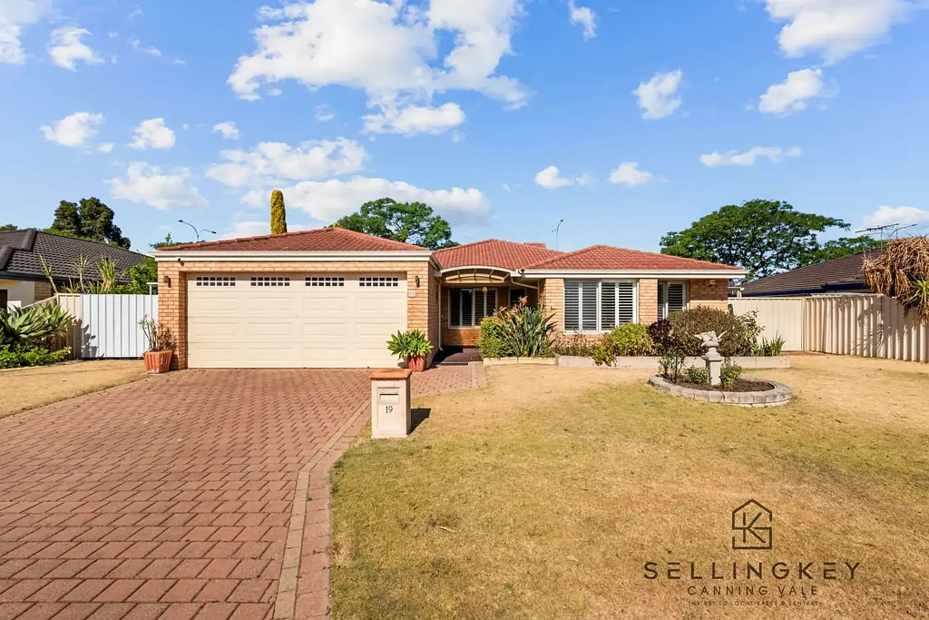 19 Leschenaultia Drive, Canning Vale, WA 6155