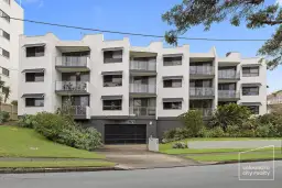 2/7a Esplanade Bulcock Beach, Caloundra